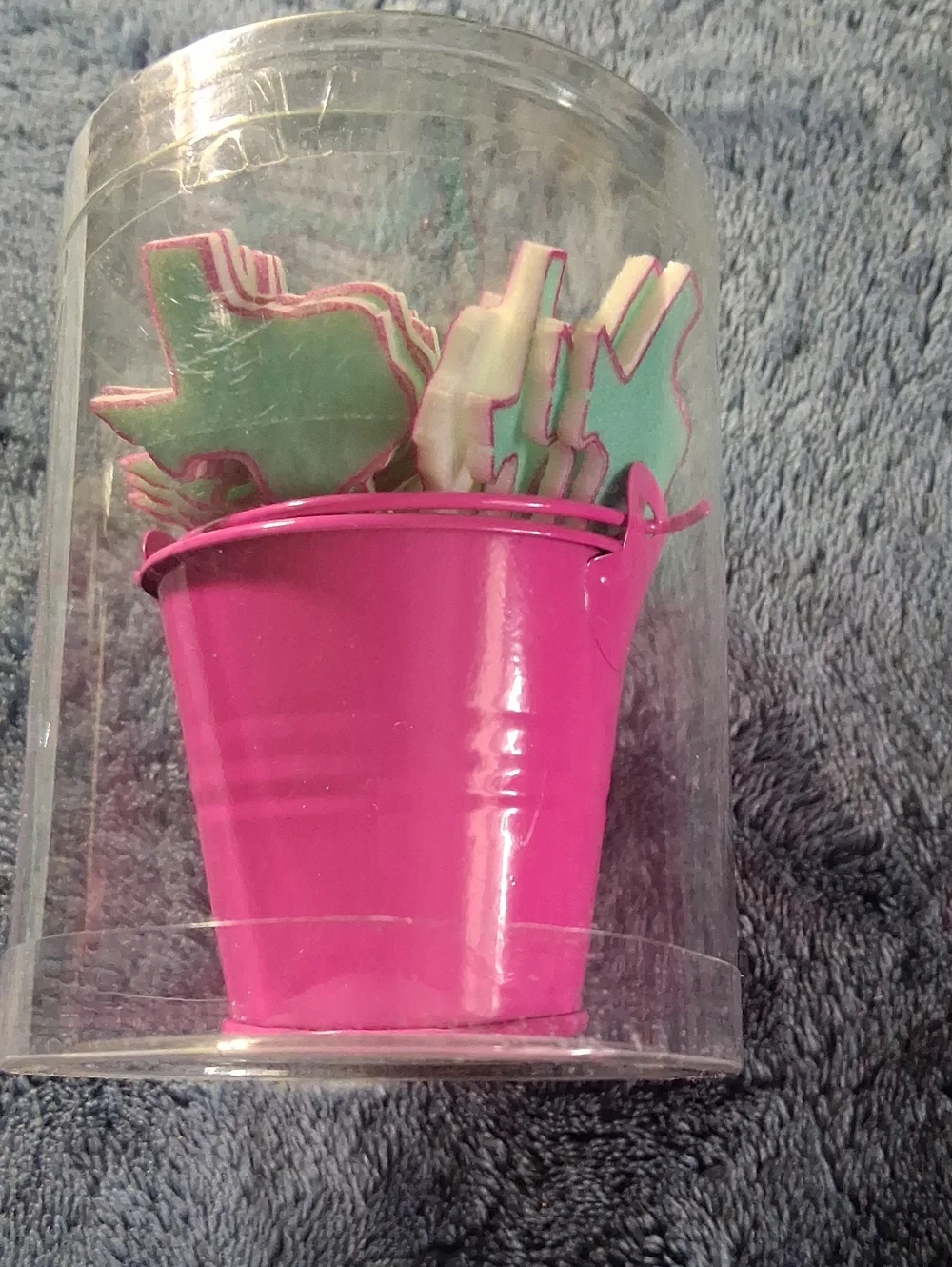 Party Craft Mini Pink Metal Bucket with Green Plastic texas food picks